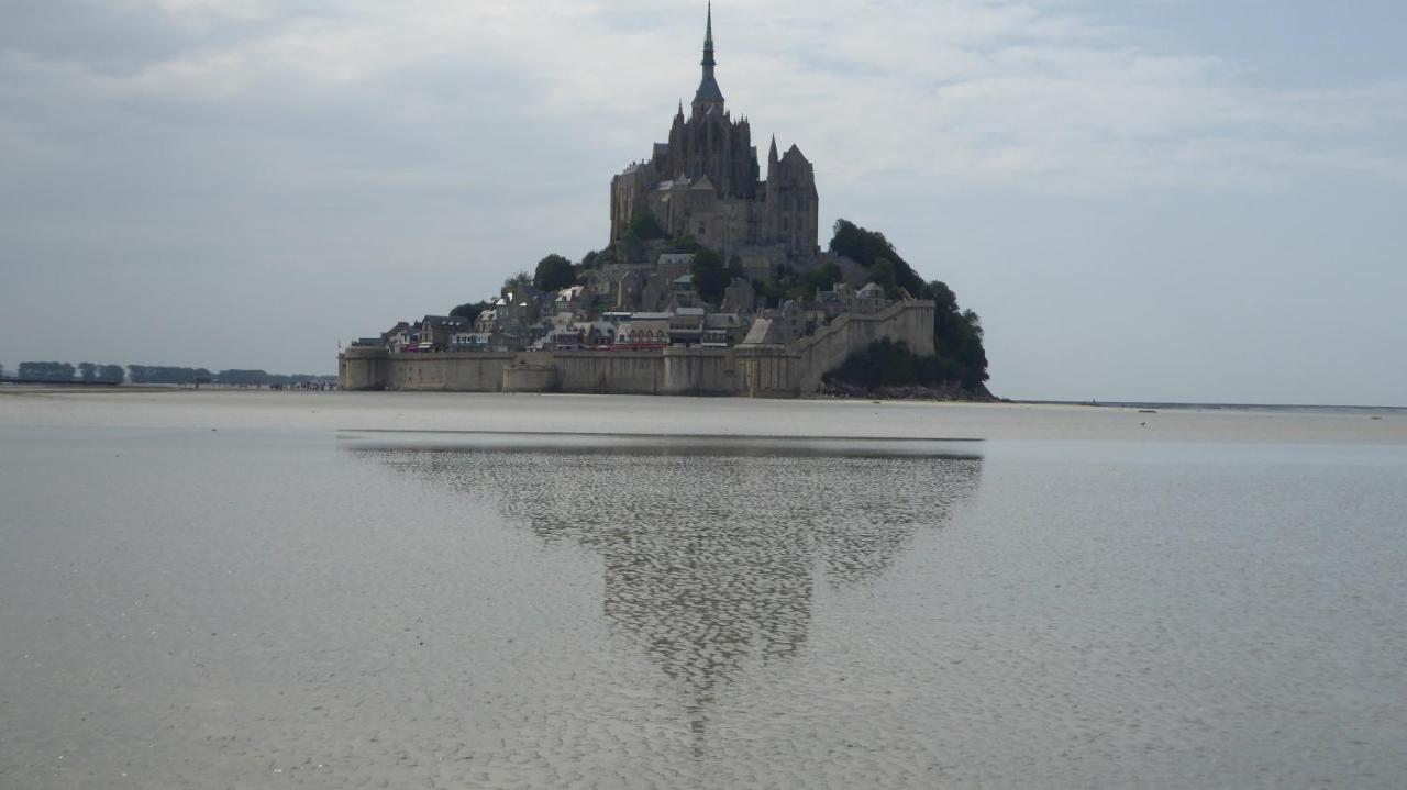Maison D'Hotes De Charme La Rose De Ducey Pres Du Mont Saint Michel Exterior foto